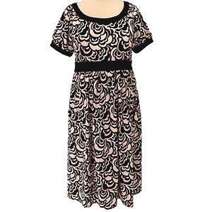 Tahari Stretch Short Sleeve Dress w/Front Pockets- Sz. Sm